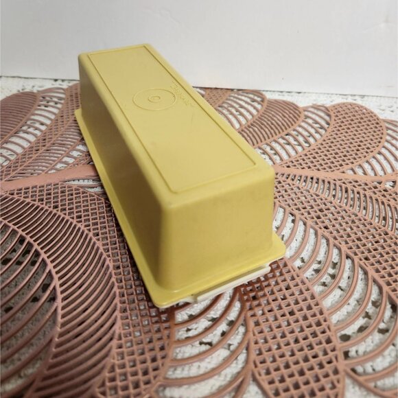 Vintage Tupperware Harvest Gold Butter Dish w/ Lid Yellow - Picture 3 of 7